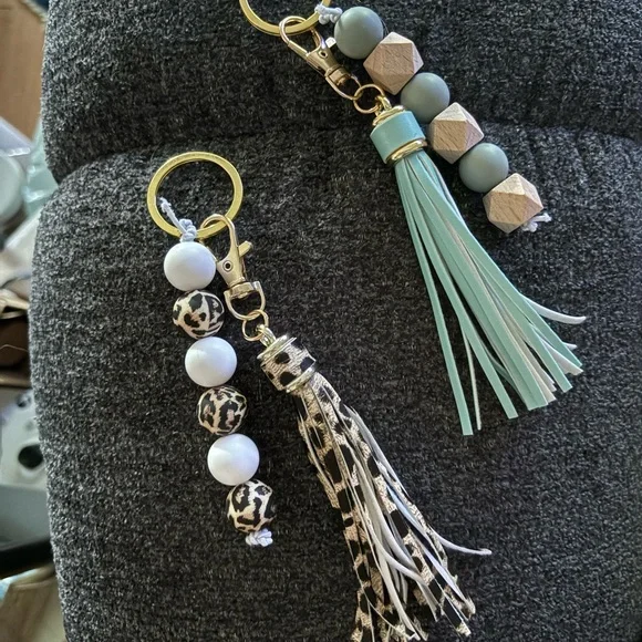 Beautiful Key Chain - Picture 2 of 3